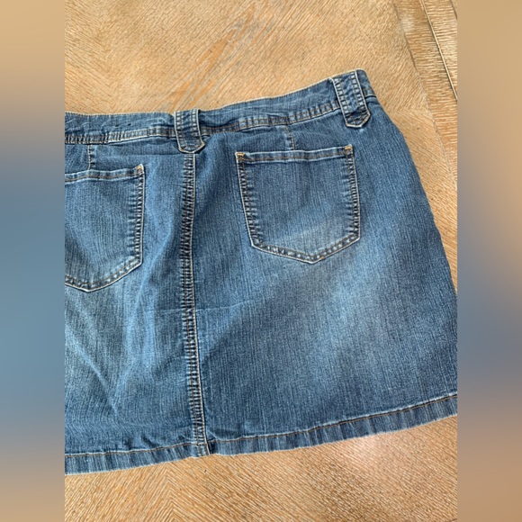 st johns bay skort denim sz 16 Petite Blue Pockets Waist 40” Length 15” - Picture 5 of 6